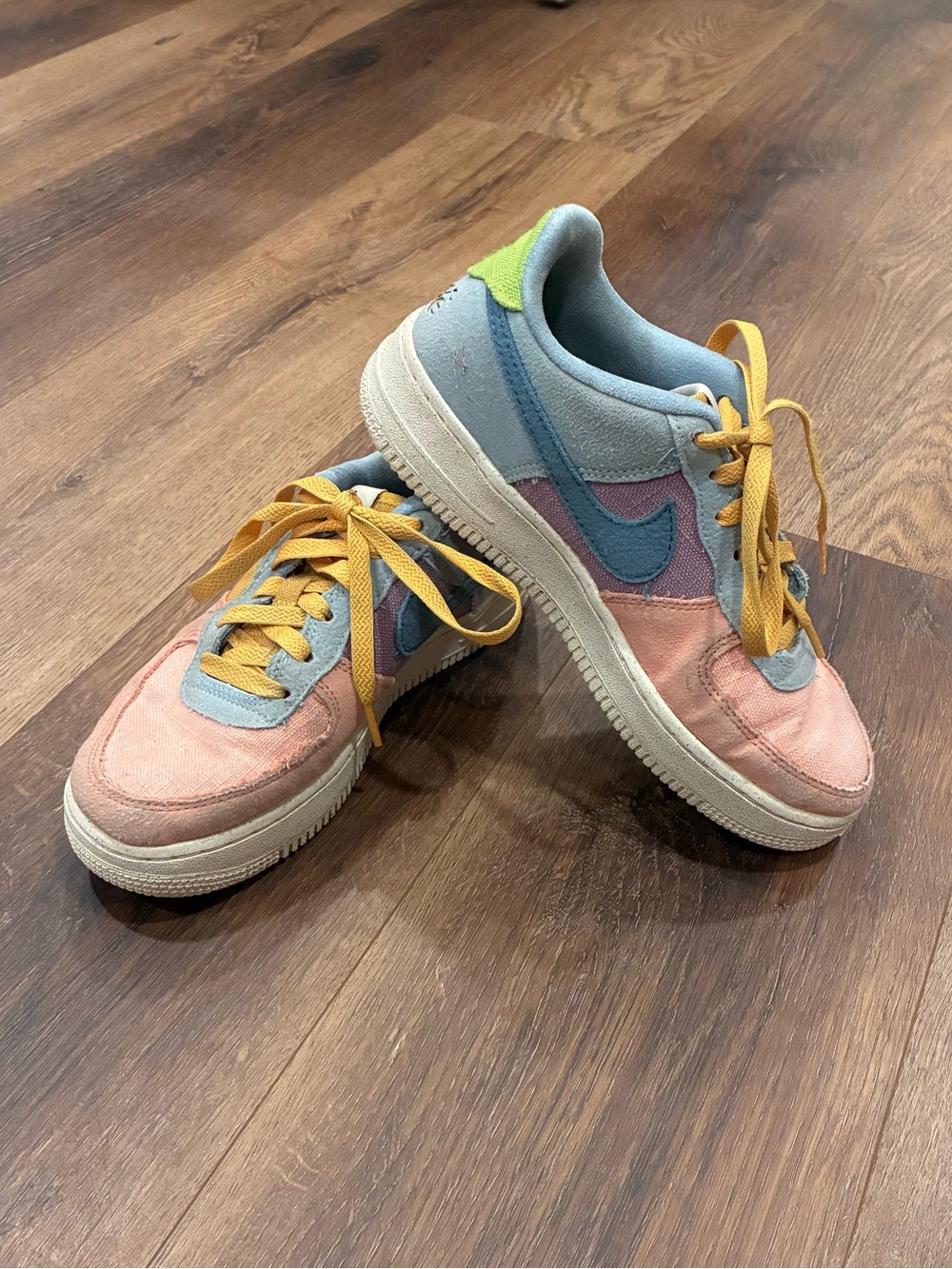 Nike Air Force 1 LV8 Sun Club Pastel Tennis Shoes Sneakers 4.5 Girl
